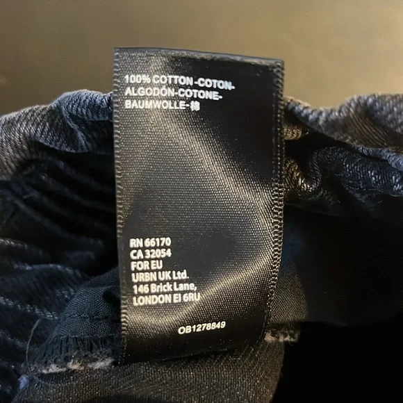 Urban Outfitters BDG Black Denim High Rise Shorts Size S - Picture 7 of 7